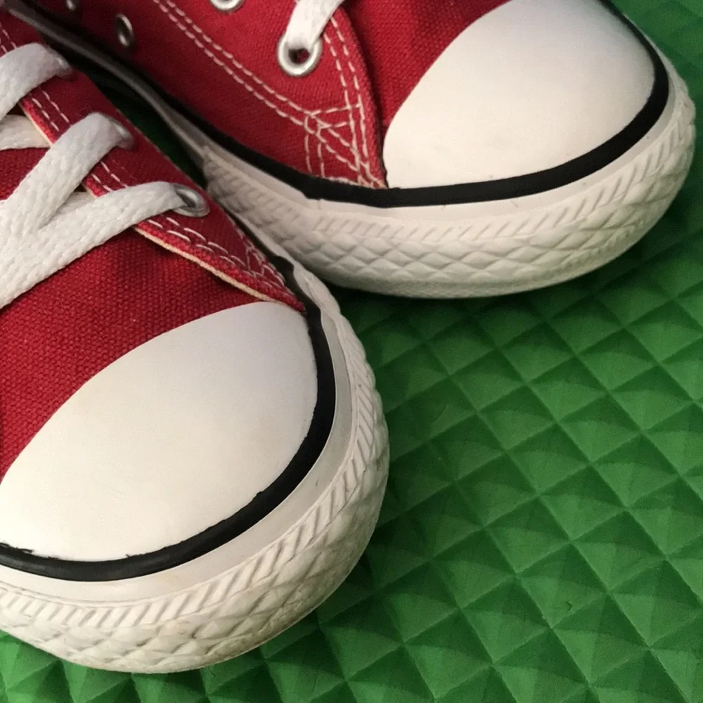 CONVERSE Chuck Taylor All Star Unisex Big Kids Low Top Red Sneakers | 3